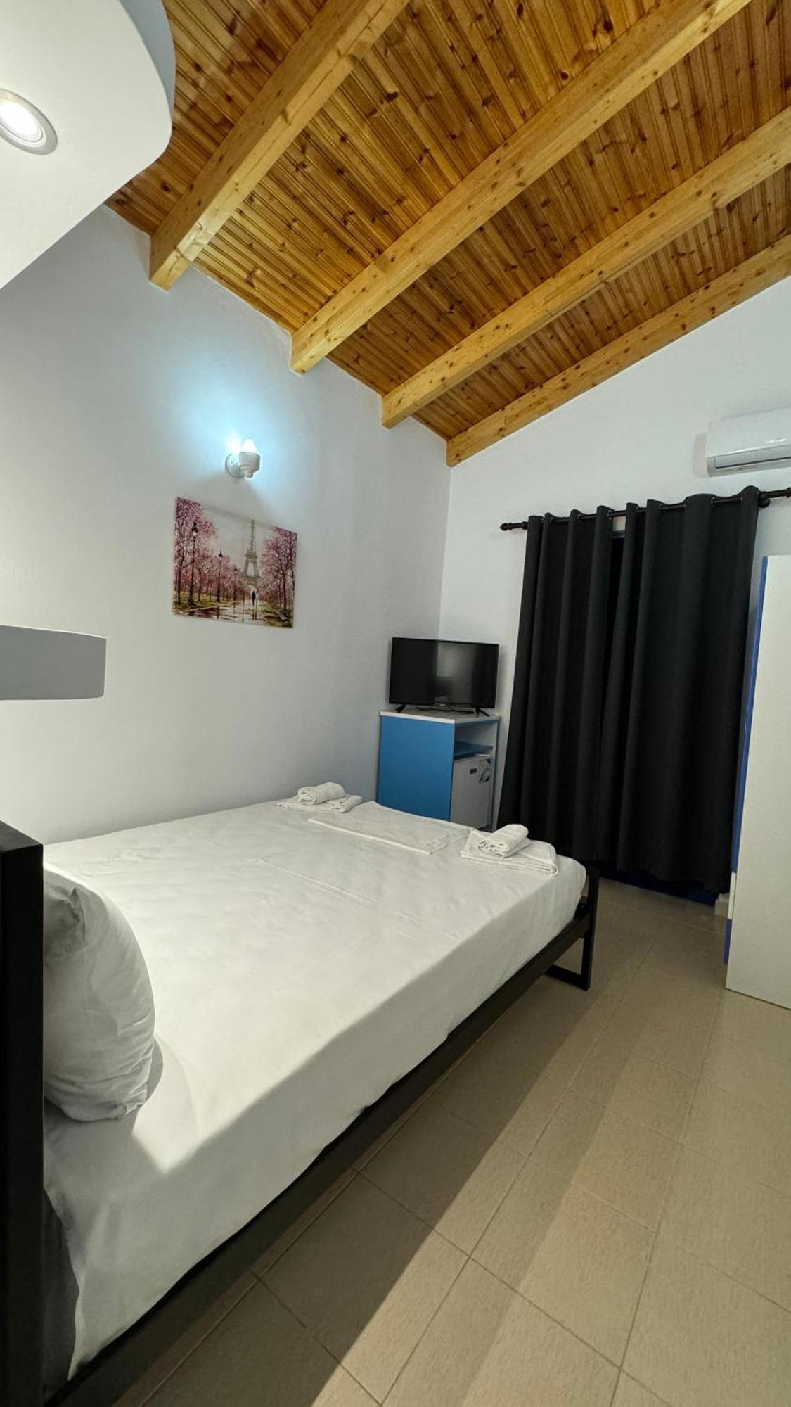 Itaka Summer Rooms Lukova Екстериор снимка