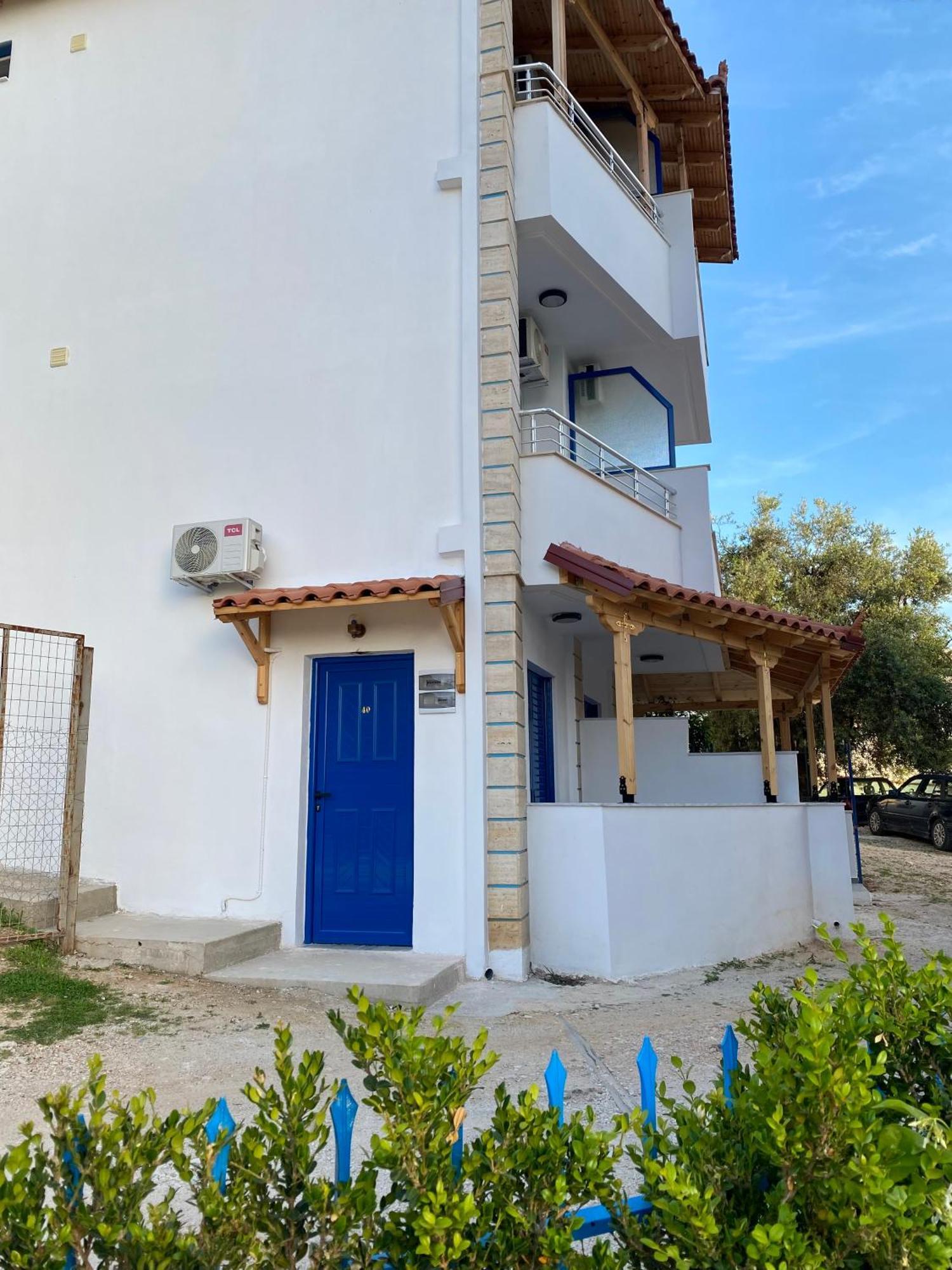 Itaka Summer Rooms Lukova Екстериор снимка